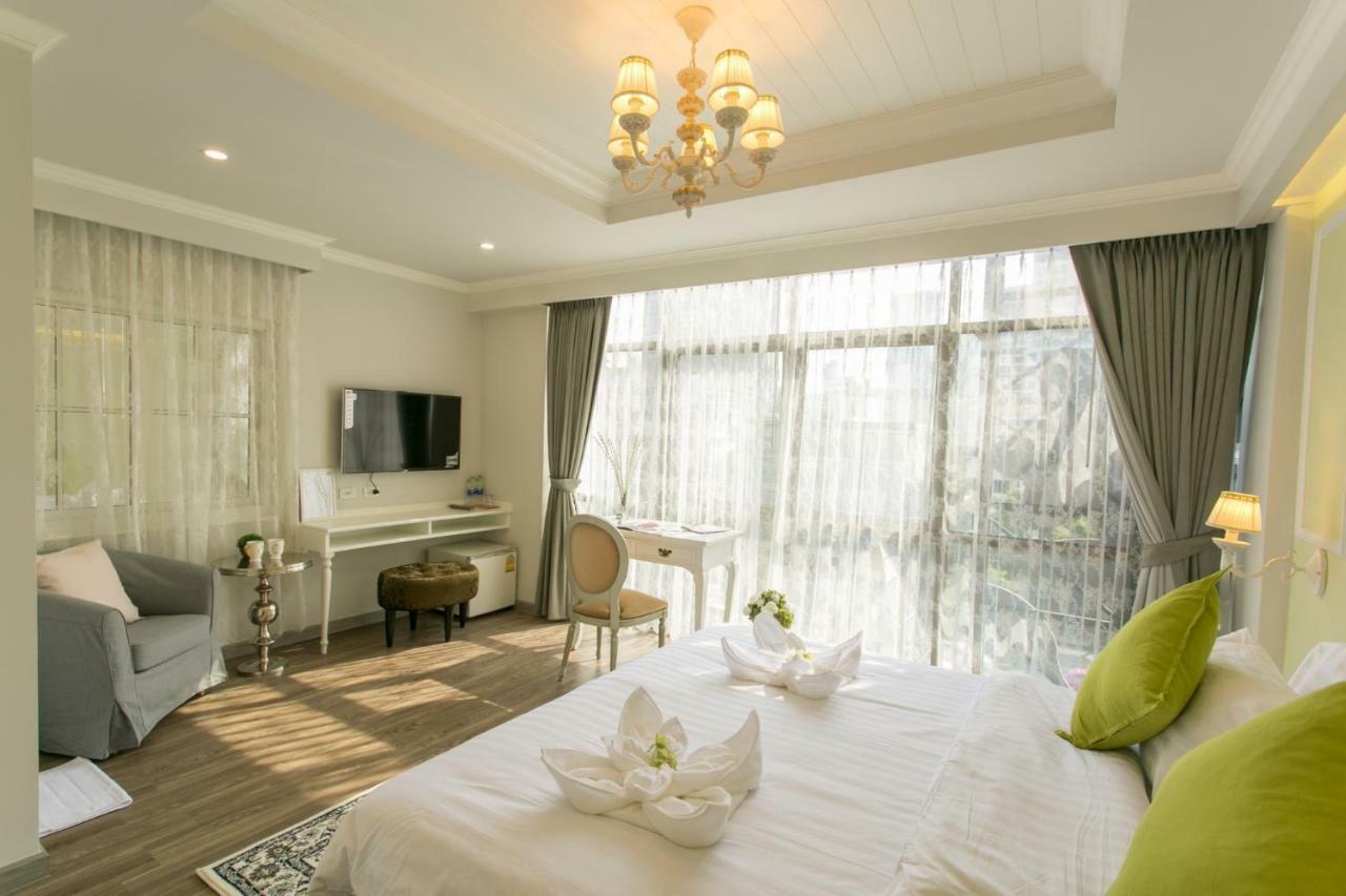 Mali @Silom Boutique Hotel Banguecoque Exterior foto